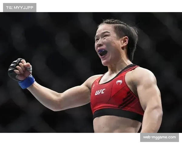 张伟丽为冲击双冠王主动放弃草量级冠军头衔 目标直指更高荣誉