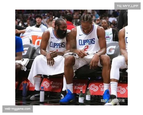 快船比尔髋部骨折赛季报销，本赛季仅出战6场场均8.2分