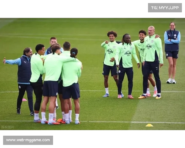 球迷怒吼“Pay Them”支持球员,社交媒体声援持续发酵