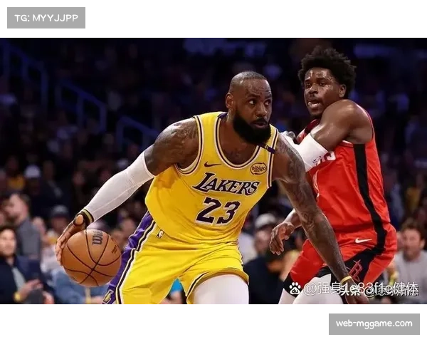 全明星周末前关键战:勇士主场迎战掘金,双方均为背靠背第二场。 全明星周末前关键战:勇士主场迎战掘金,双方均为背靠背第二场。