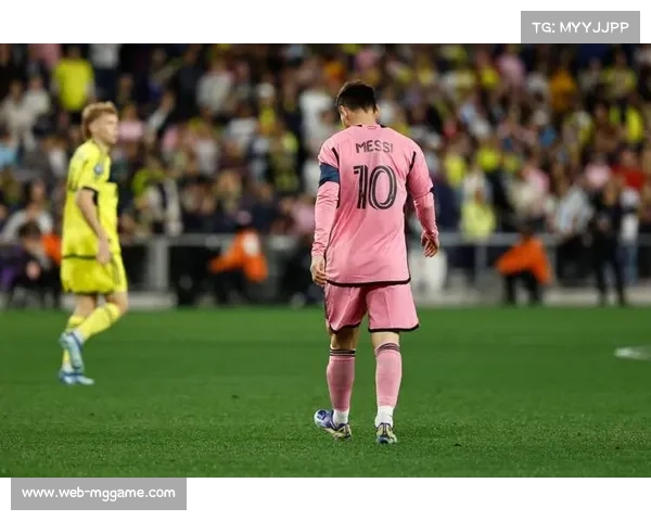 梅西腿筋拉伤持续缺席迈阿密国际训练，恢复时间待定